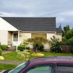 Home in Western Washington with an architectural asphalt shingle roof designed to withstand rain, wind, and the Pacific Northwest climate.